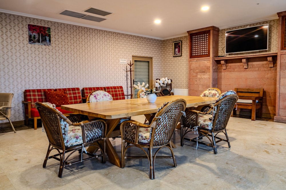 Troya Otel 32/50