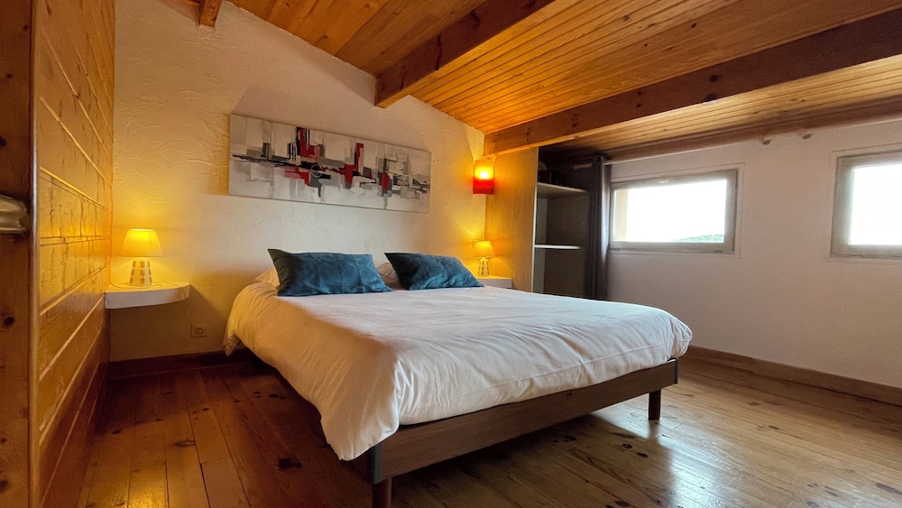 2 BEDROOMS, COMFORT, VILLA
