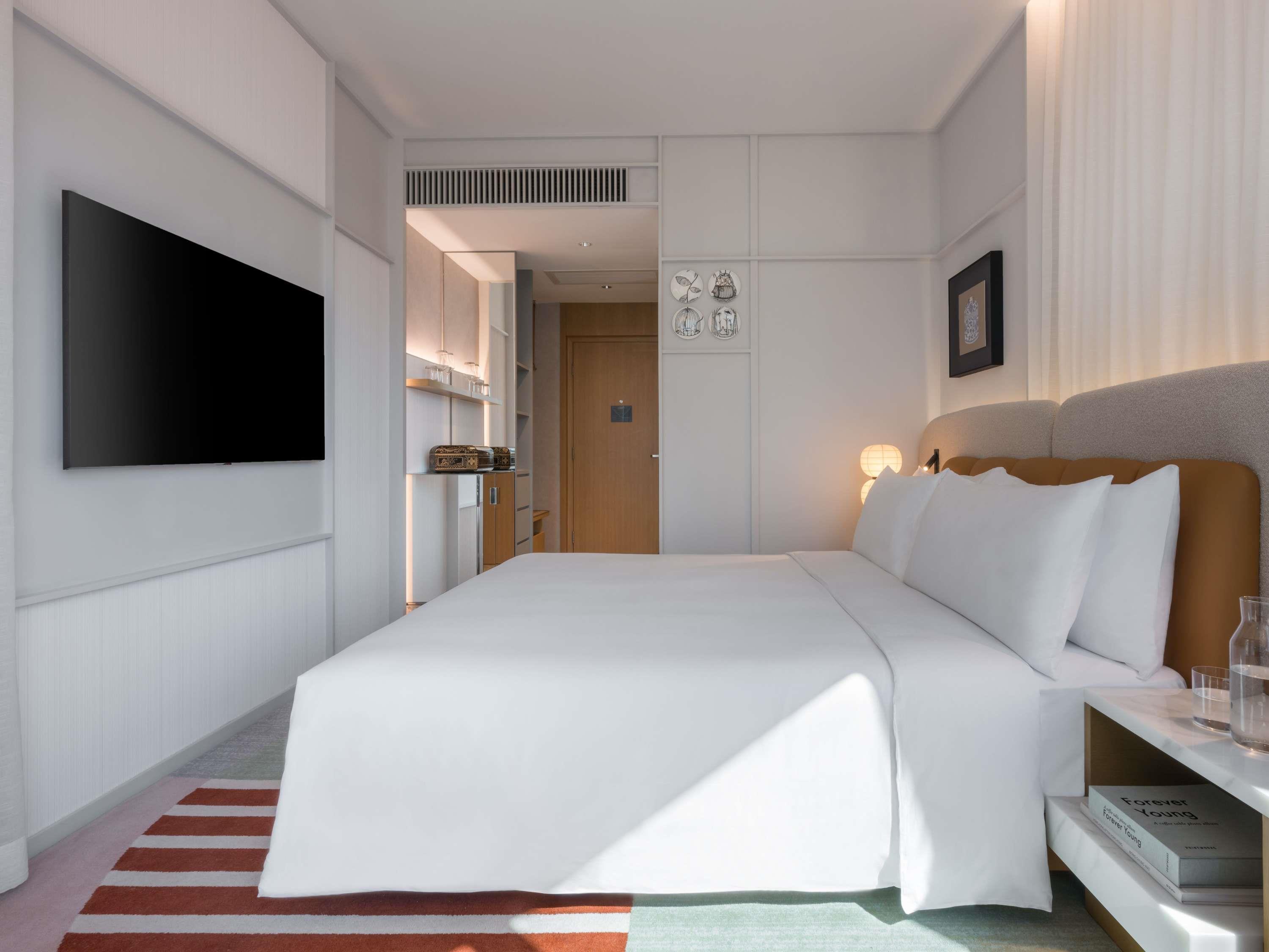SUPERIOR, KING BED