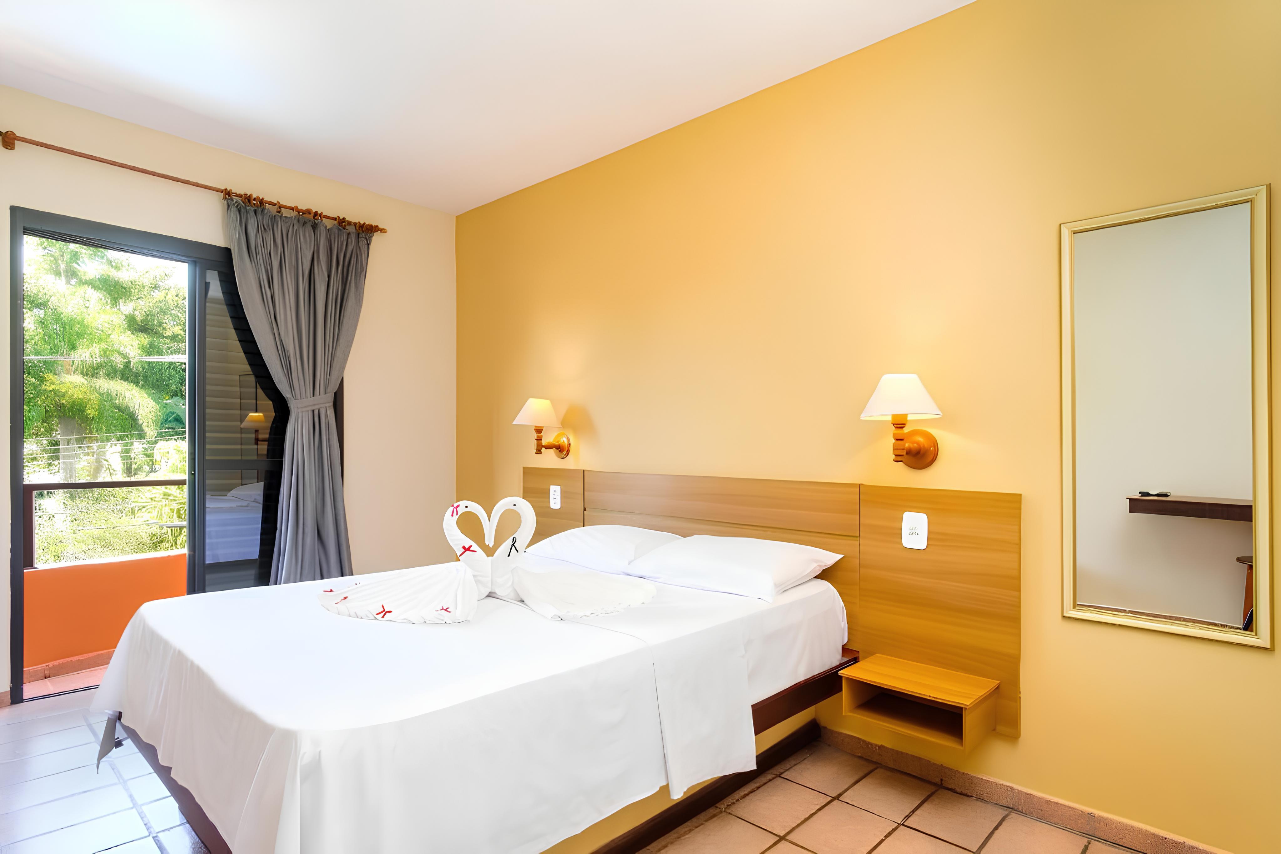 Deluxe, Double Bed, Mountain View