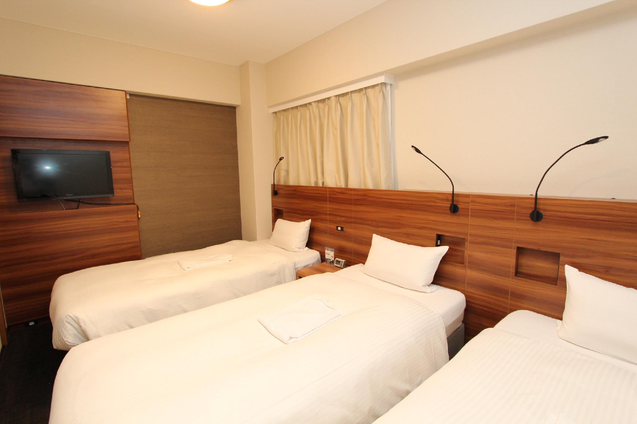 Room, Triple