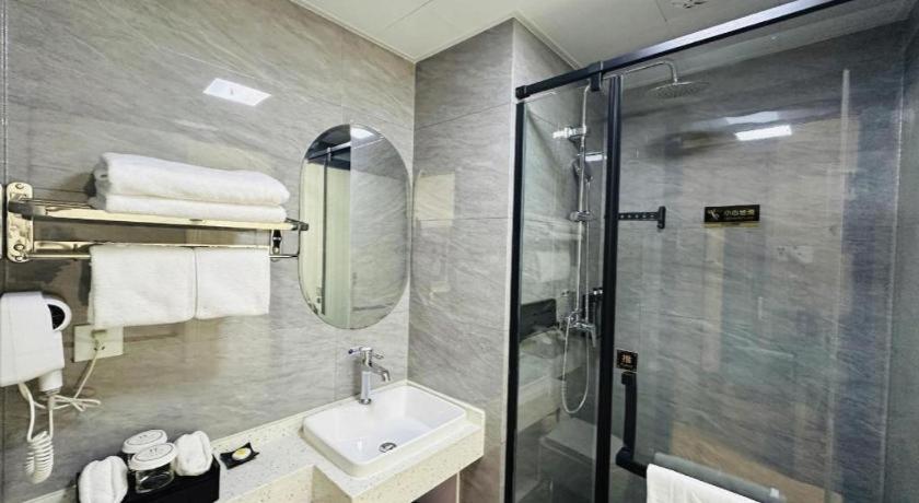 Hualian Hotel 39/50