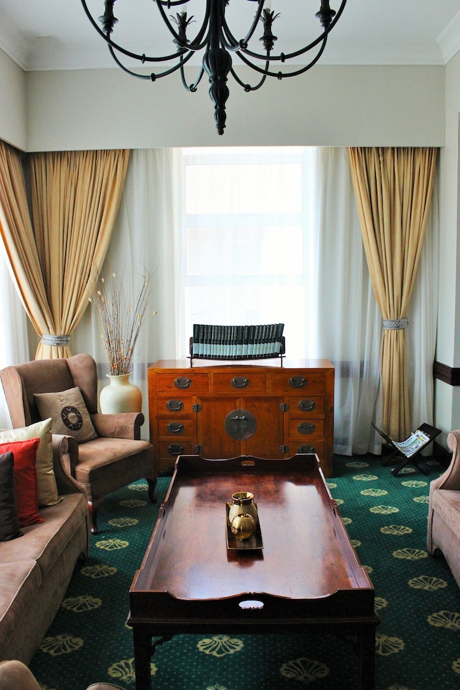 The Balmoral Hotel 40/62