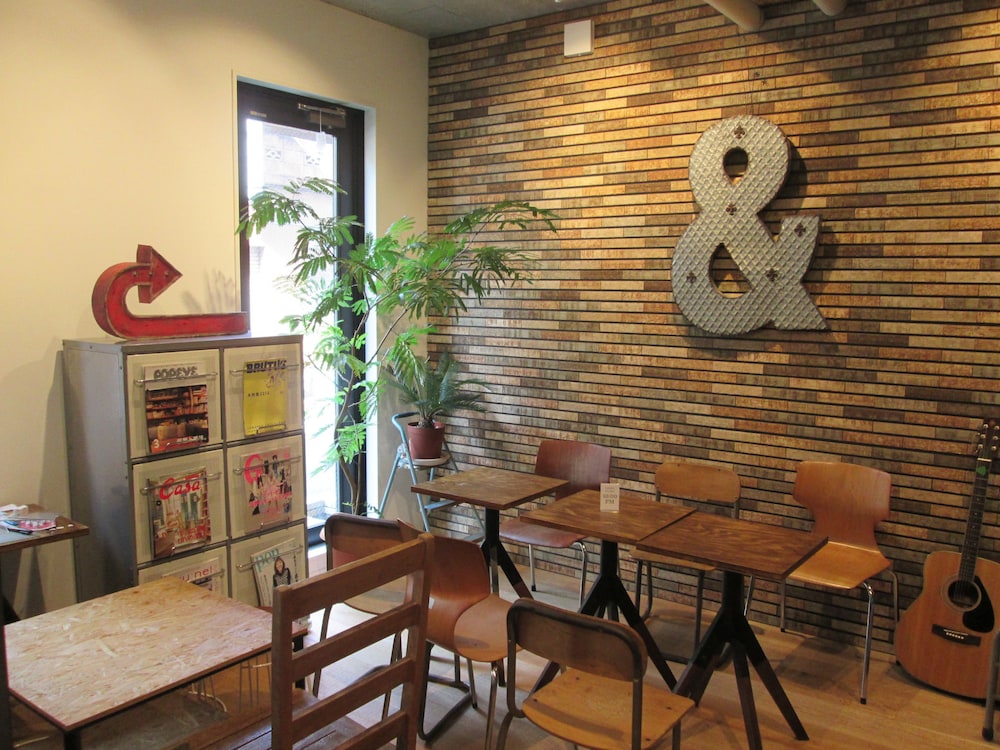 Kangaroo Hotel Side B 48/63