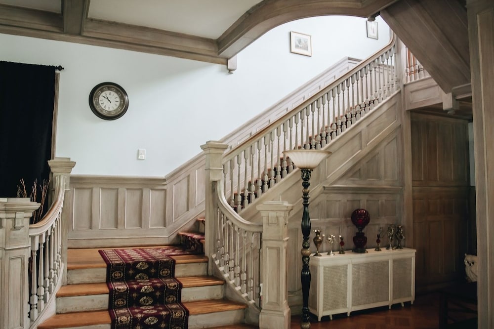1912 Bed and Breakfast 45/59