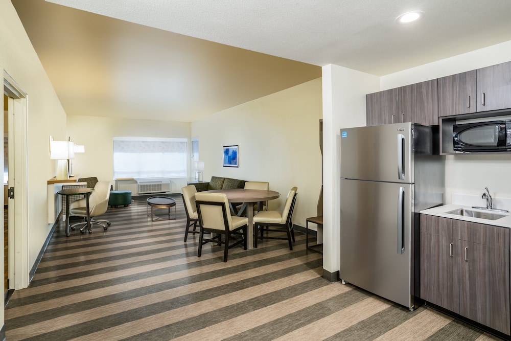 Holiday Inn And Suites Memphis Southeast Germantown 36/48