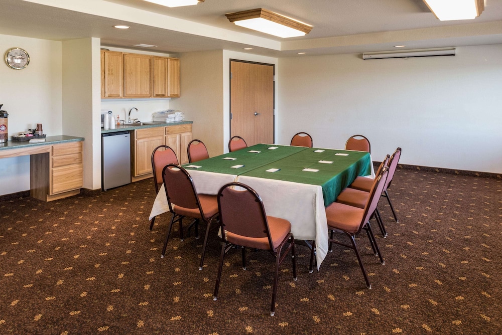 Americinn By Wyndham Belle Fourche 41/47