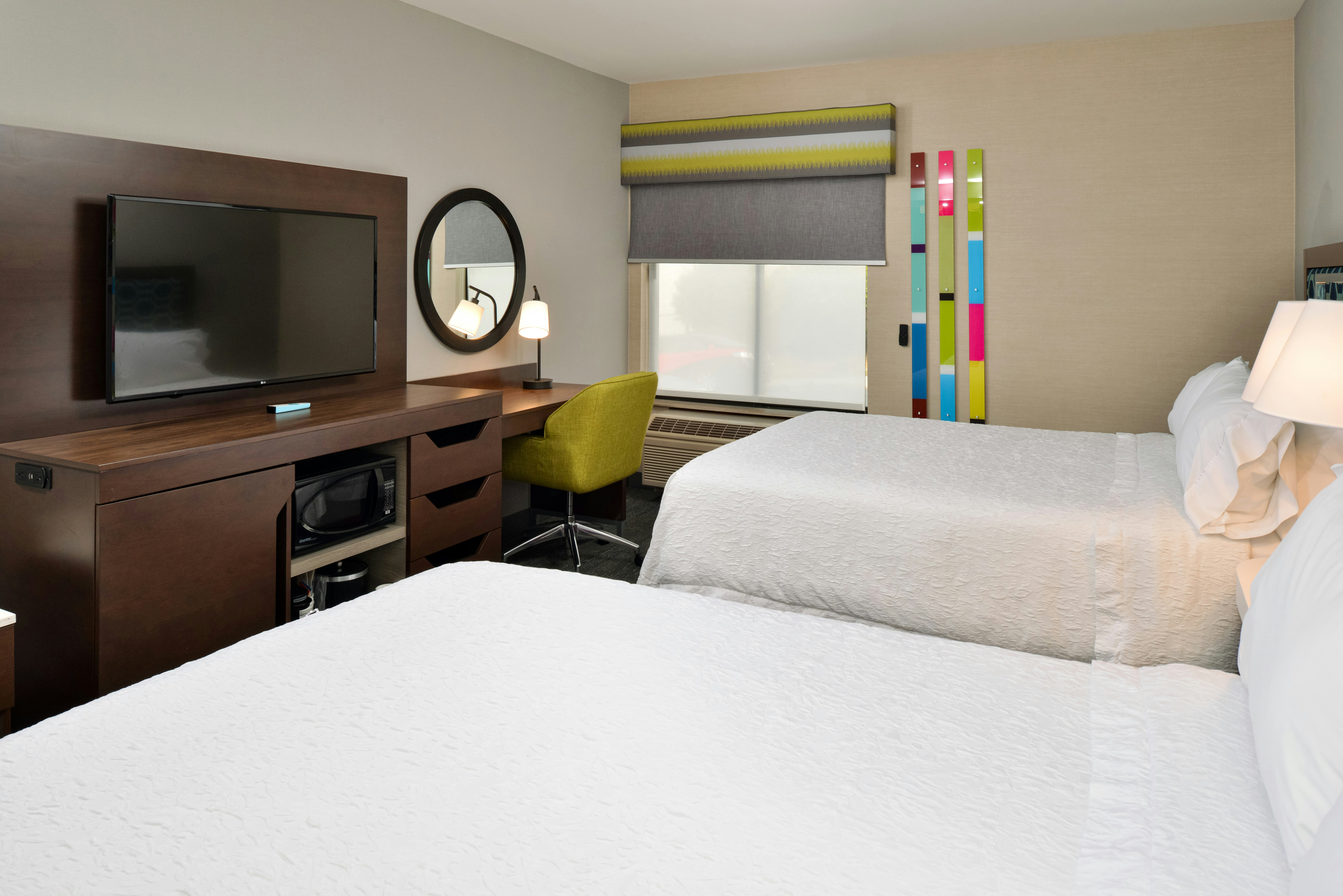 Room at Hampton Inn San Francisco-Daly City, DALY CITY - CA