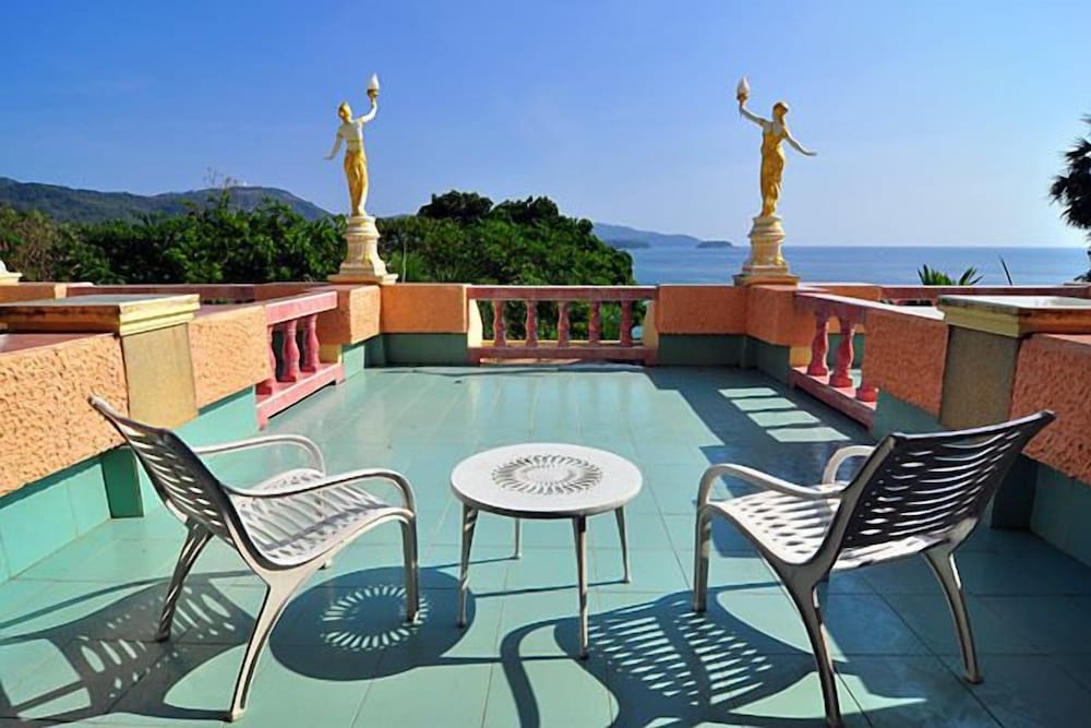 BAAN KARON HILL PHUKET RESORT 9/53