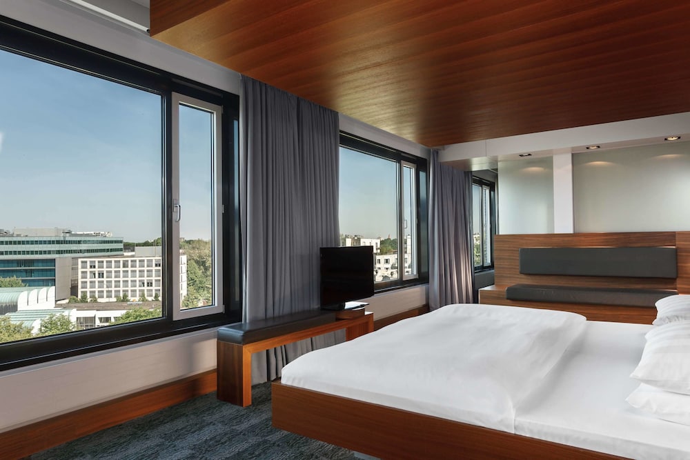 SHERATON BERLIN GRAND HOTEL ESPLANADE 10/39