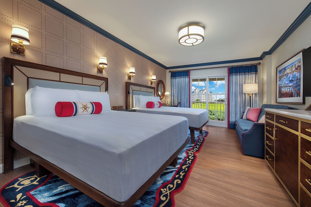 Disneys Yacht Club Resort 16/50
