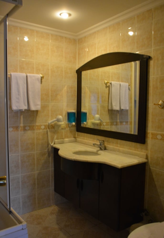 GENC YAZICI HOTEL 44/45