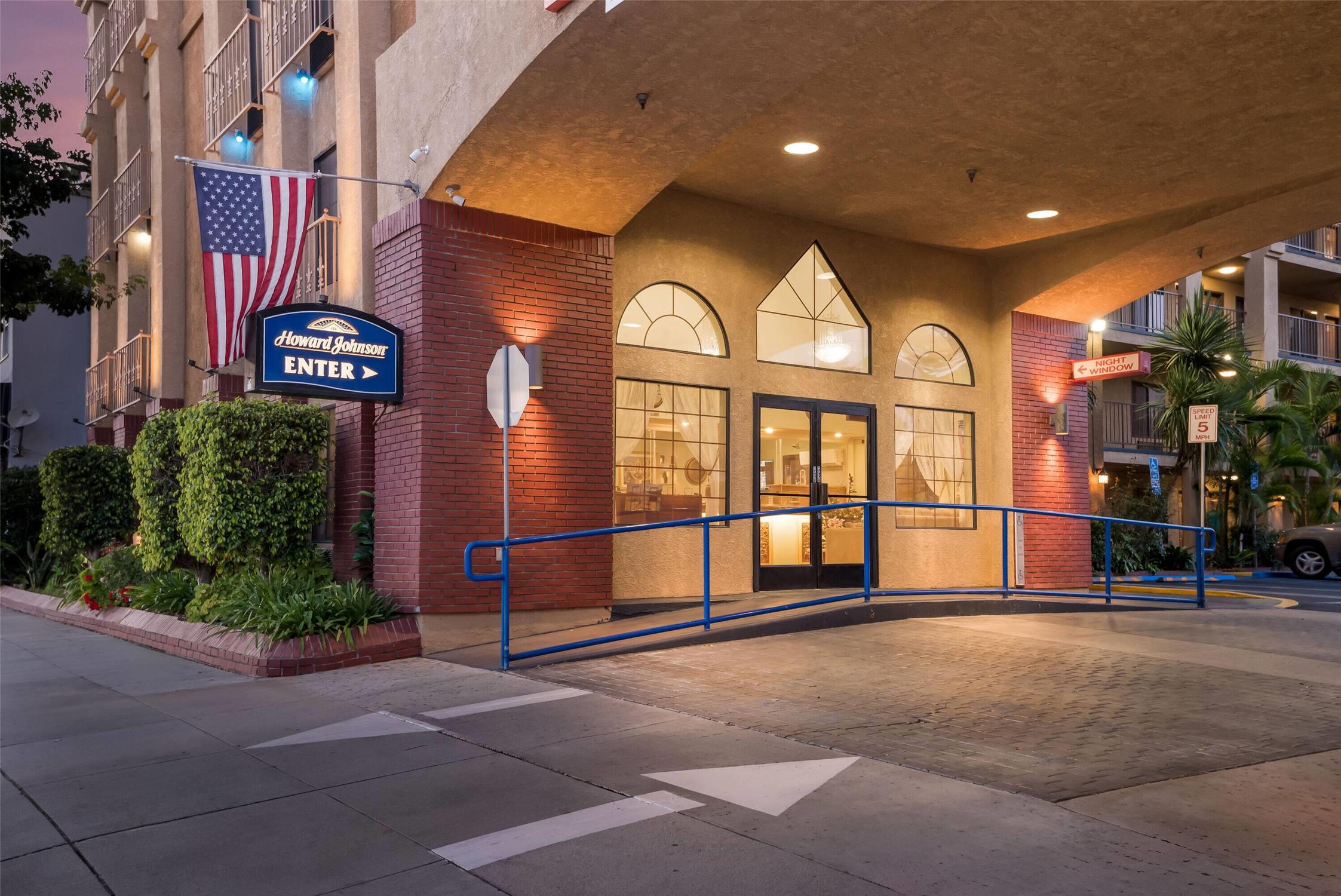 Howard Johnson by Wyndham Pasadena 43/52