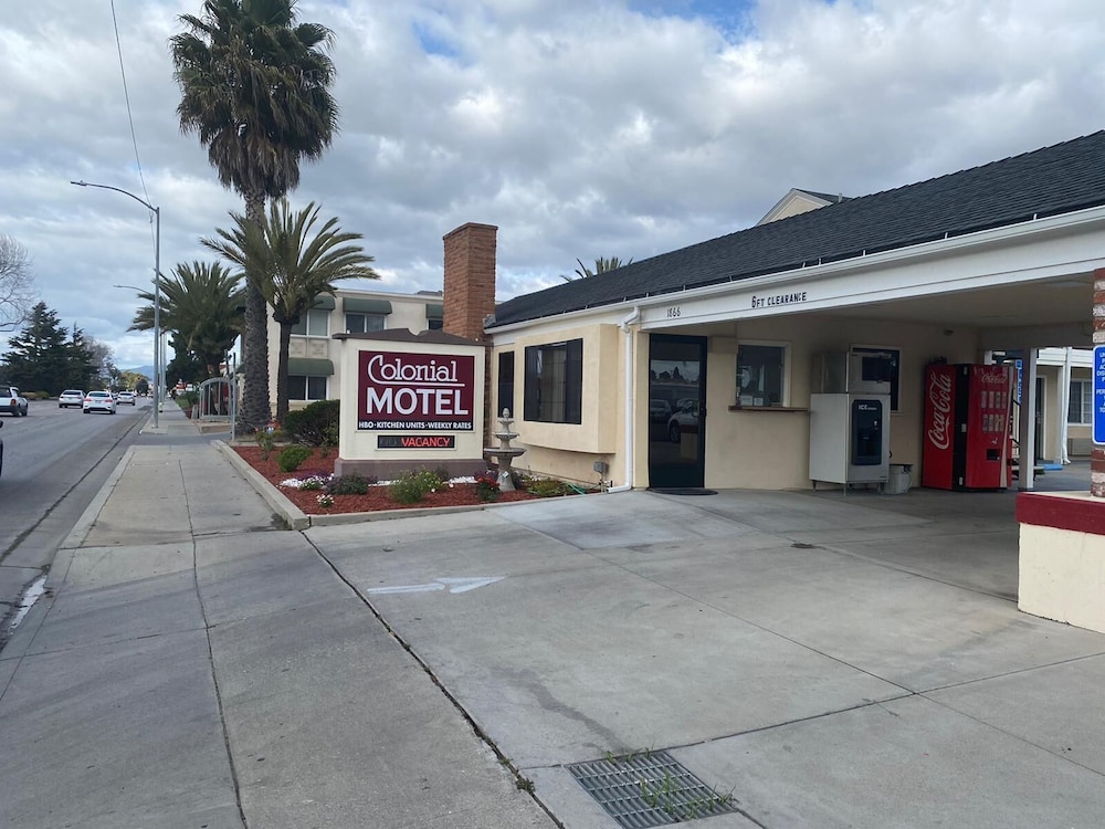 Colonial Motel 1/42