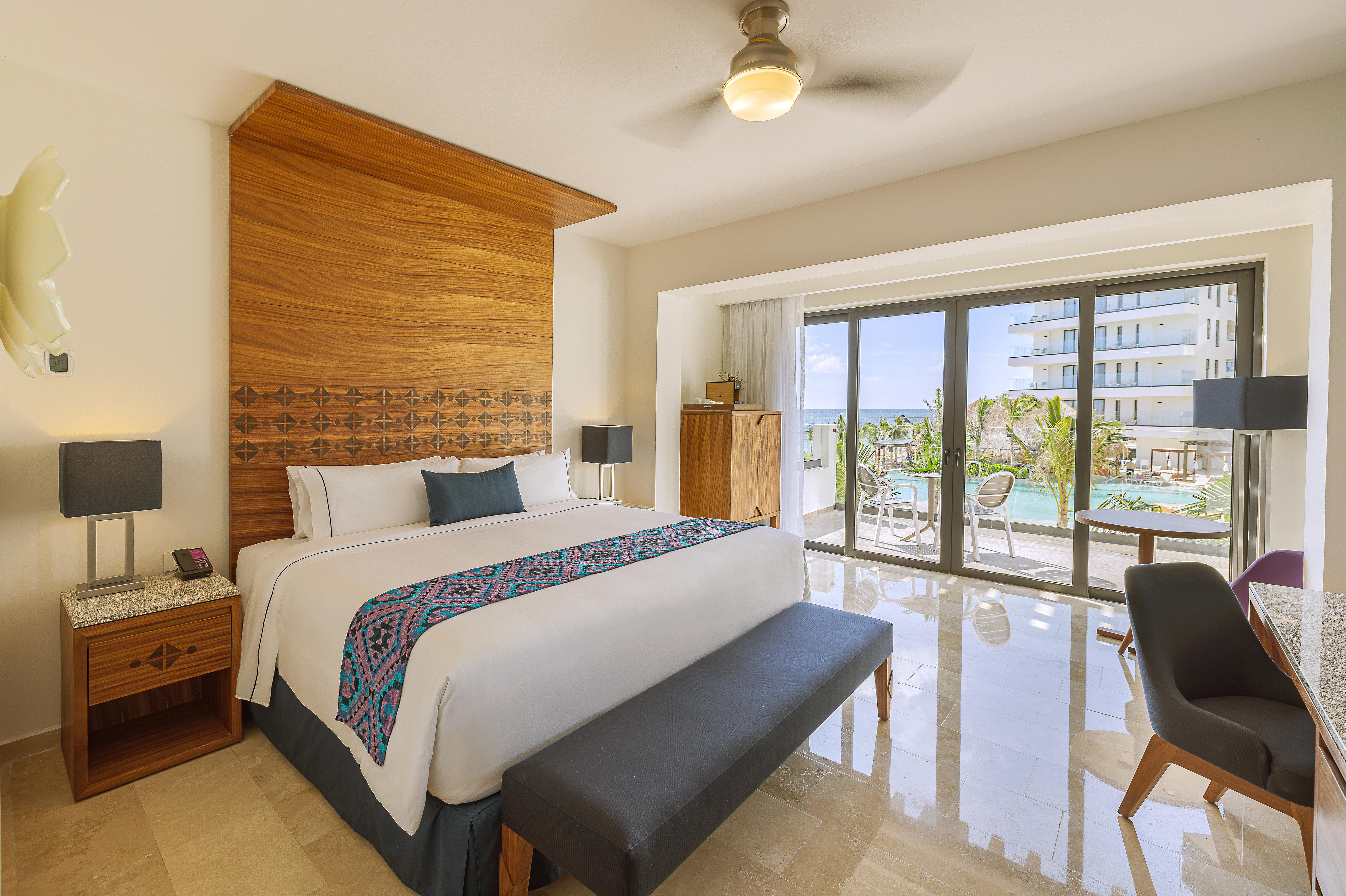 Family Suite, King Bed, Sea View, Balcony