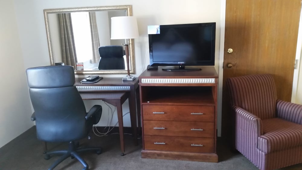 Super 8 by Wyndham North Bay 21/27