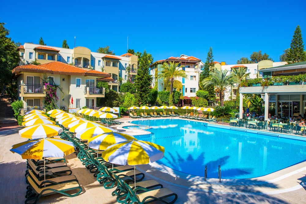Gardenia Beach Hotel 21/28