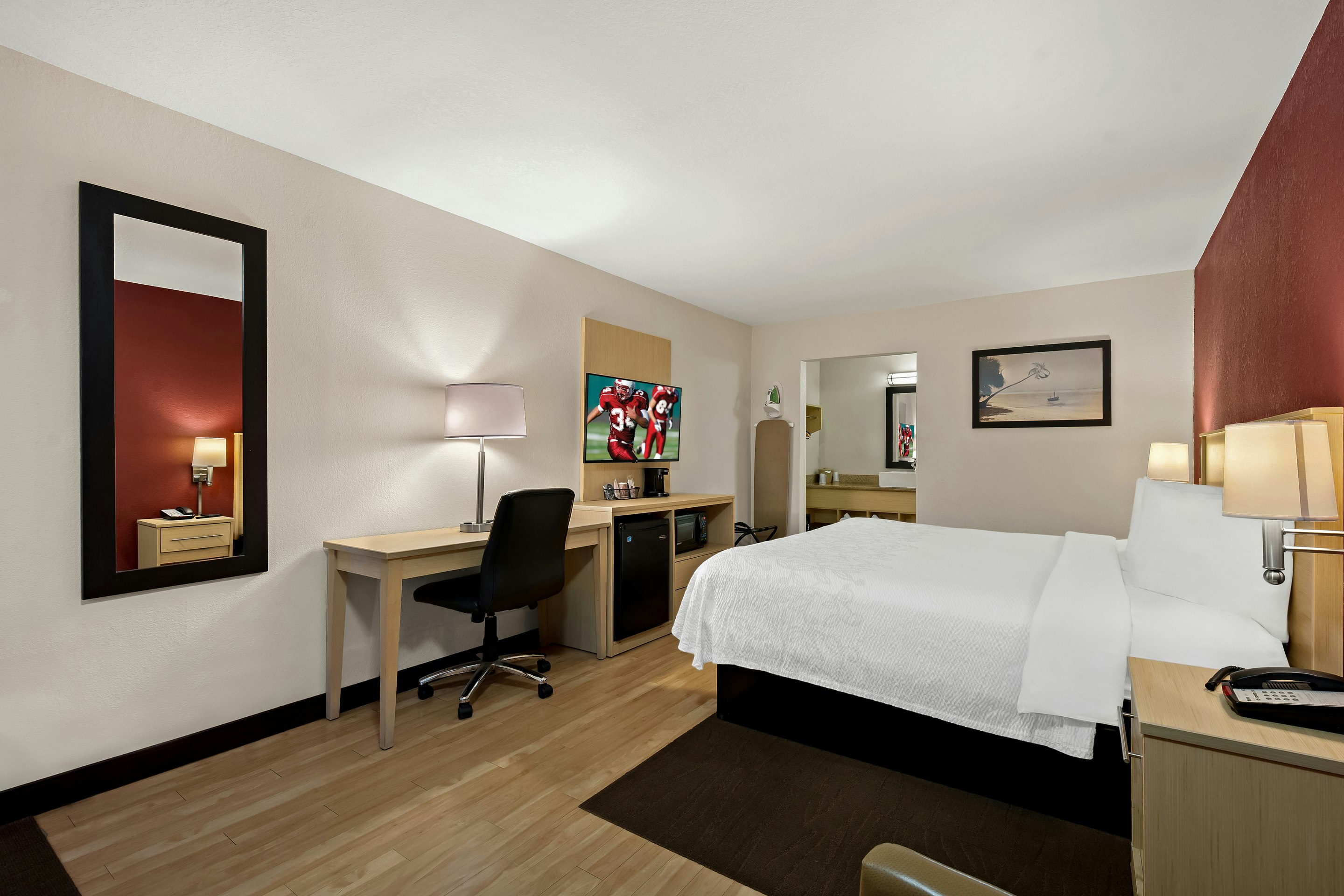 Superior, King Bed, Pool Side