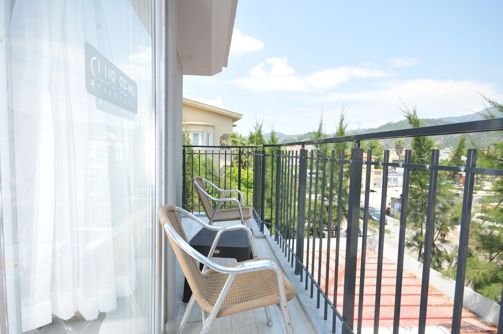 Club Sema Suite Hotel 53/59