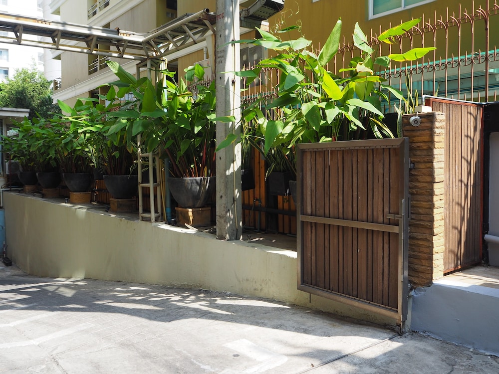 Royal View Resort 2/50