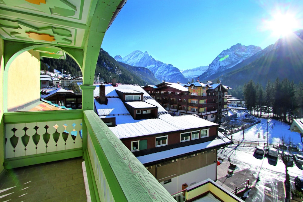 Schloss Hotel & Club Dolomiti 45/50