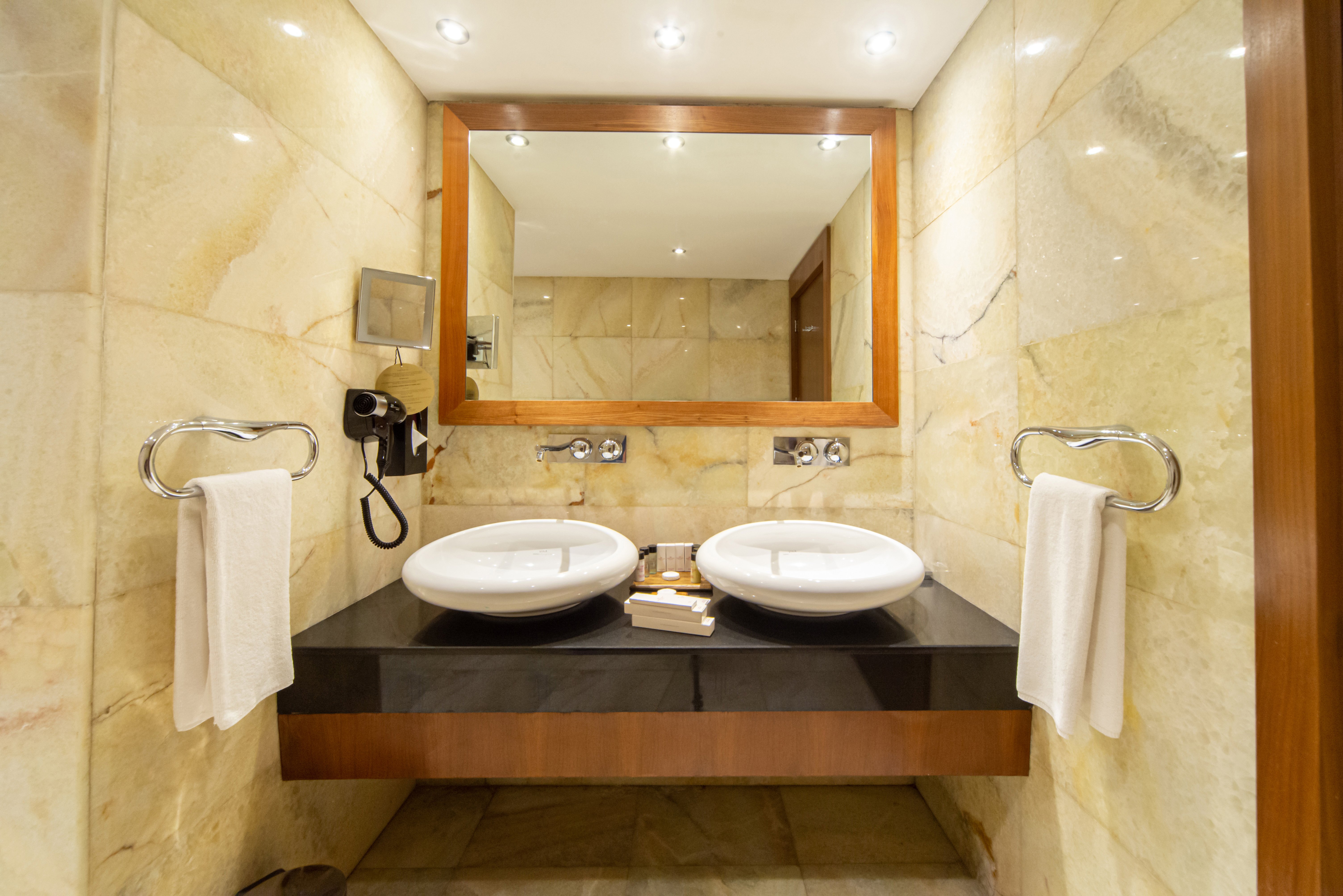 Crowne Plaza Istanbul Harbiye Hotel 49/50