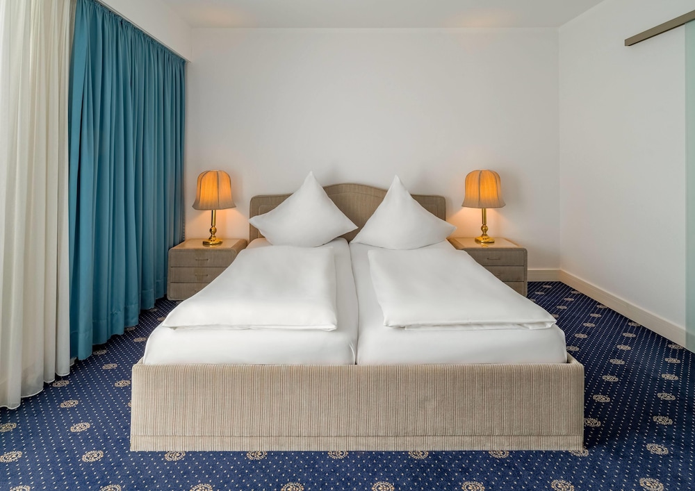 Aspire Oldenburg, Trademark Collection by Wyndham 14/60