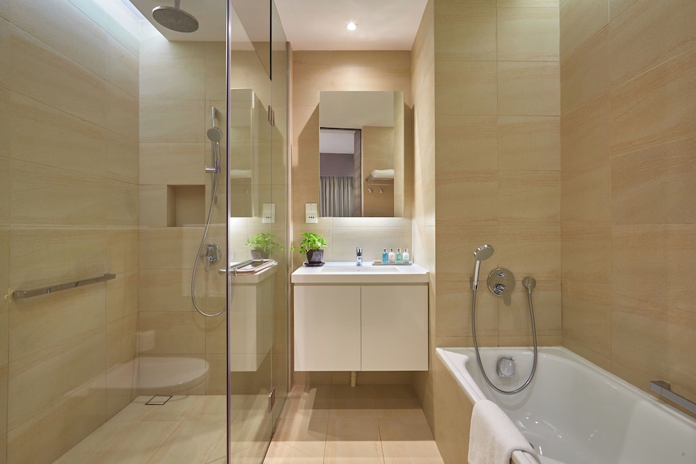 Pan Pacific Serviced Suites Beach Road 50/50