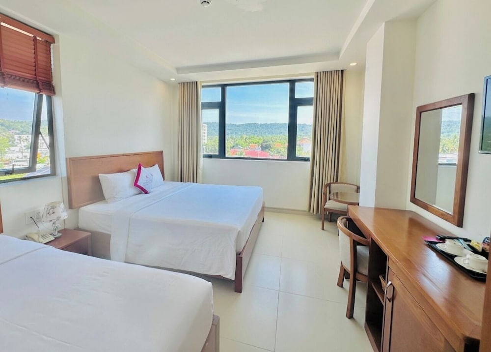 Homestead Seaview Phu Quoc Hotel 12/50