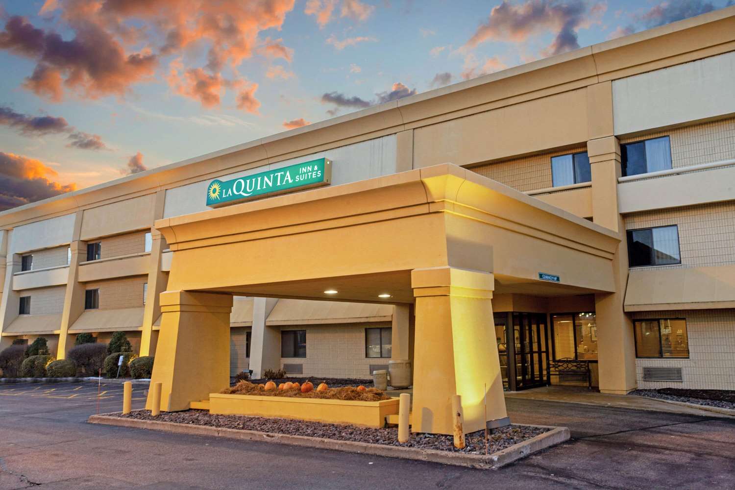 La Quinta Inn Suites By Wyndham Stevens Point 3/24