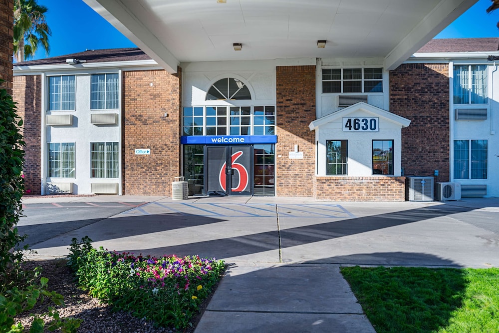 Motel6 Tucson, AZ - North 39/53
