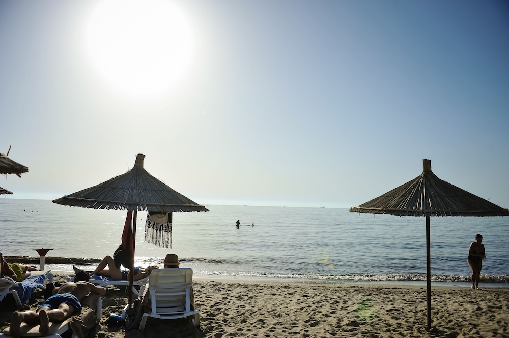 Sandy Beach Resort 61/74