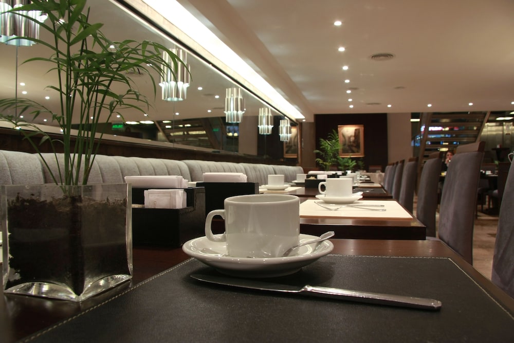 Grand King Hotel 43/55