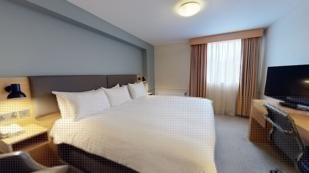 HOLIDAY INN BRENTWOOD M25, JCT 28 22/74