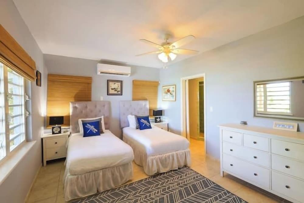 Neptune Villas 14/74