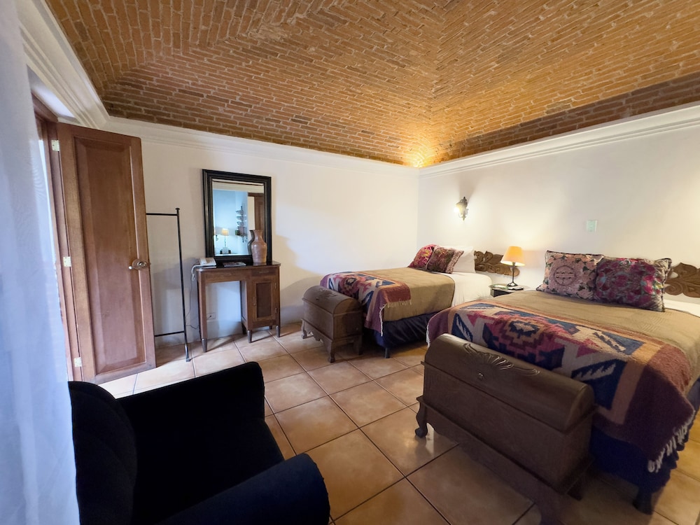 Naif Boutique Hotel & Gallery 49/68