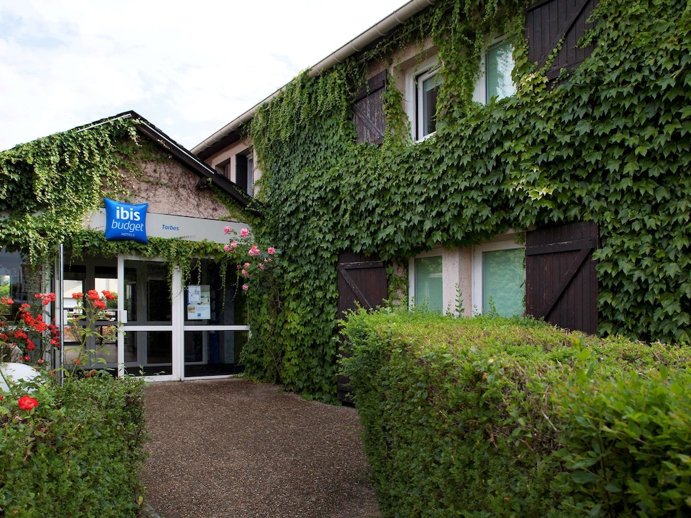 Ibis Budget Tarbes 1/38