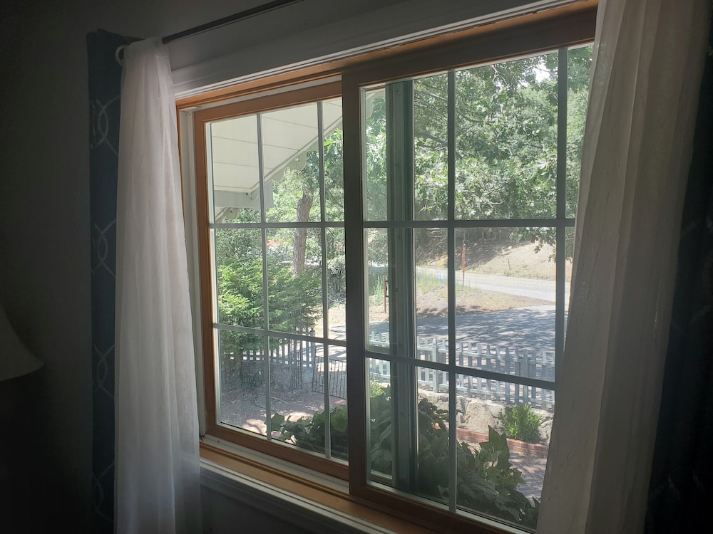 The Sky View Inn 40/67