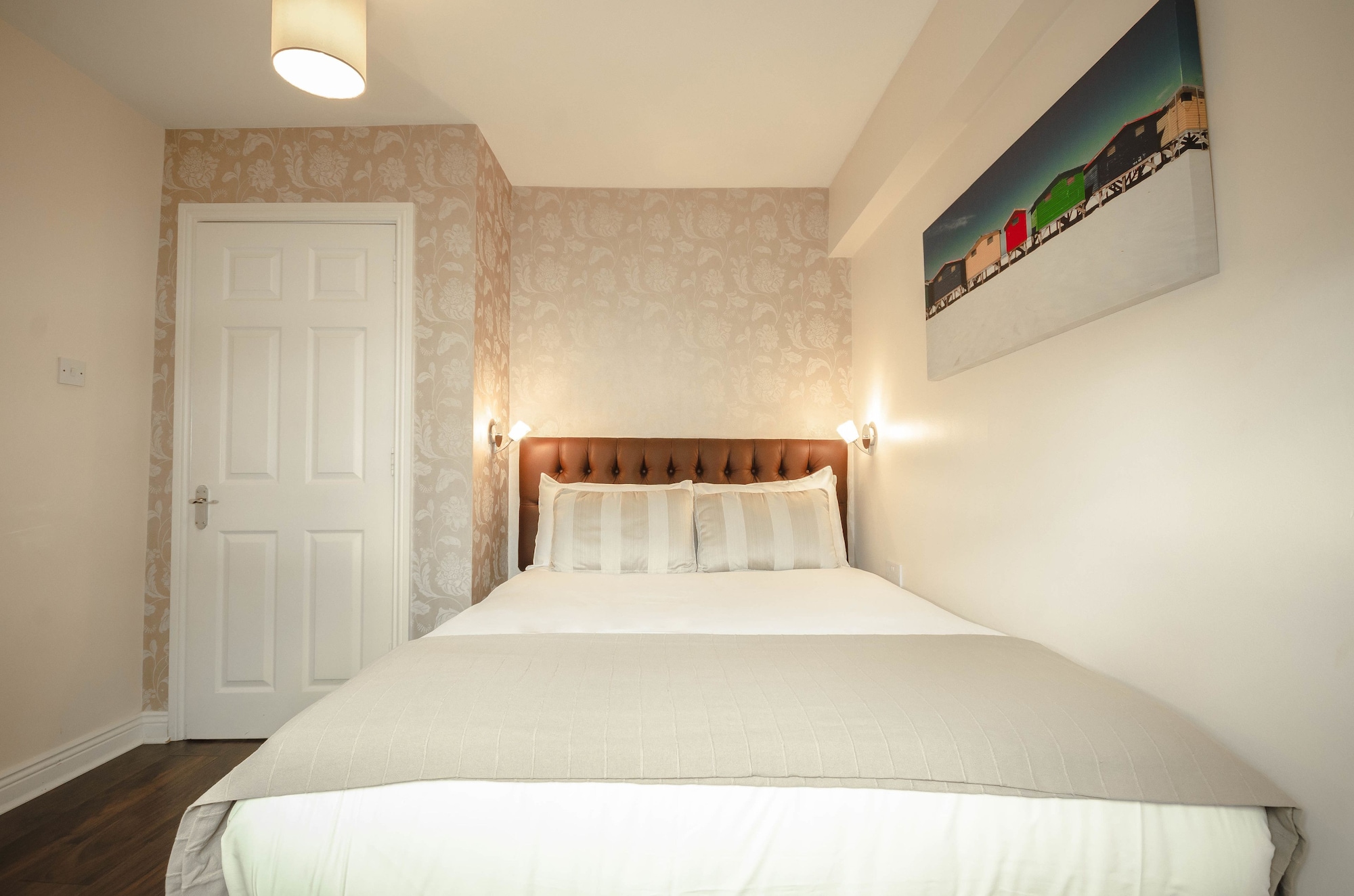 3 BEDROOMS, APARTMENT