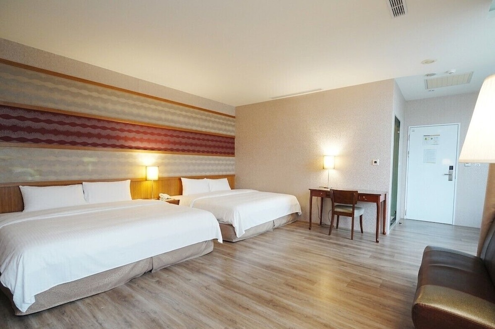 York Hotel 13/49