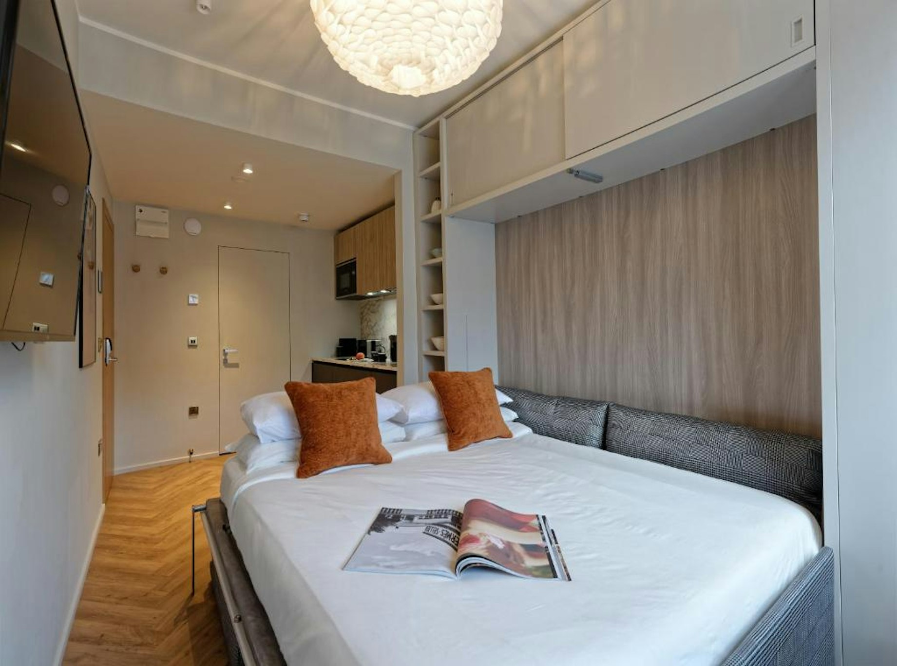 South Kensington Studios by D'Montrio 14/34