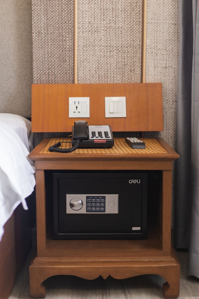 Thapae Twins Hotel 43/50