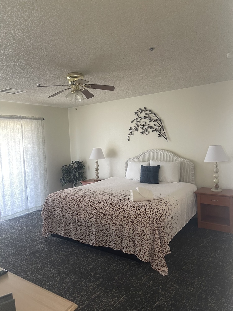 Miracle Springs Resort Spa 23/71