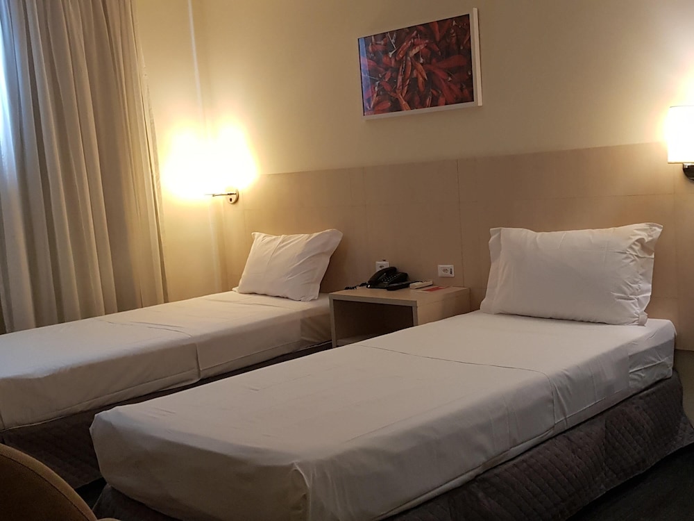 APARTMENT, TWIN BEDS