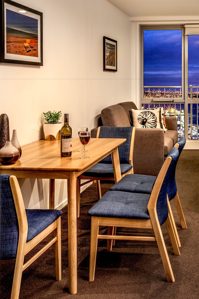Barclay Suites 50/61