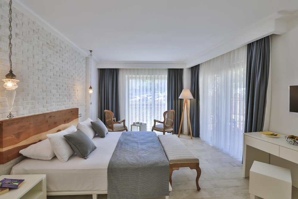 Arnna Hotel 36/67