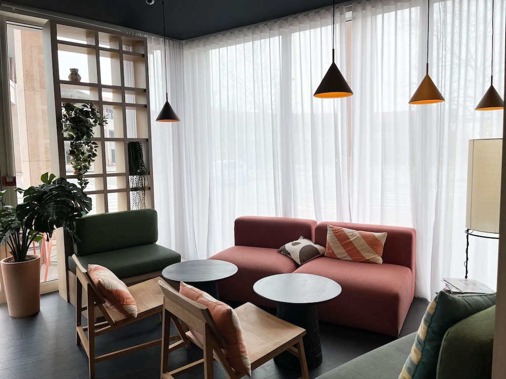 Ibis Martigues 47/70