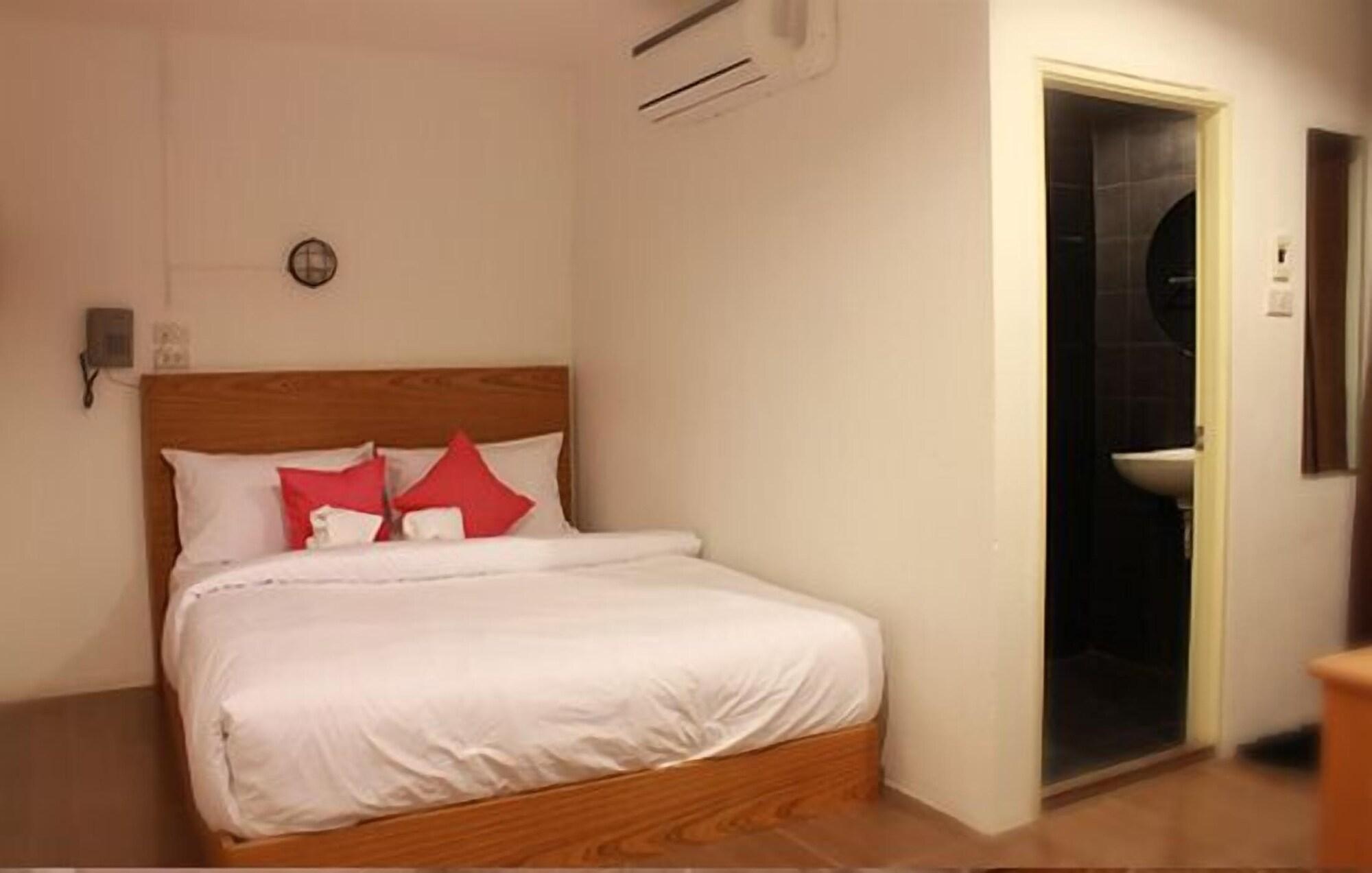 I Room Hotel 8/20