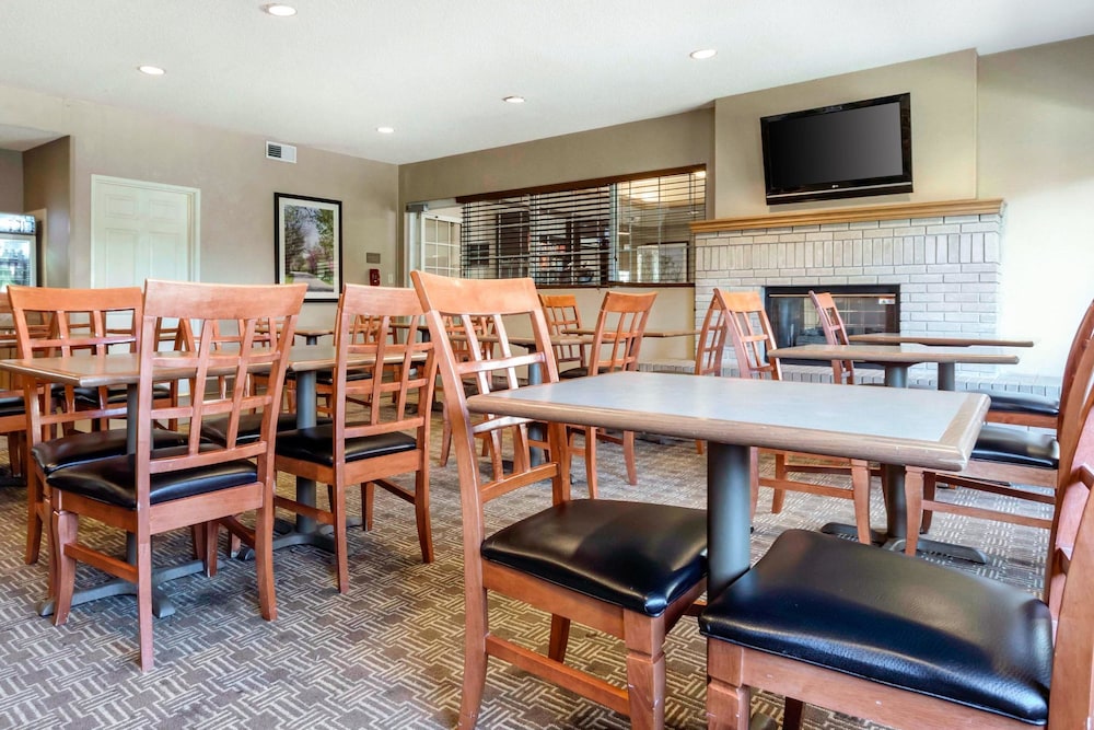 Comfort Suites Keeneland 36/48