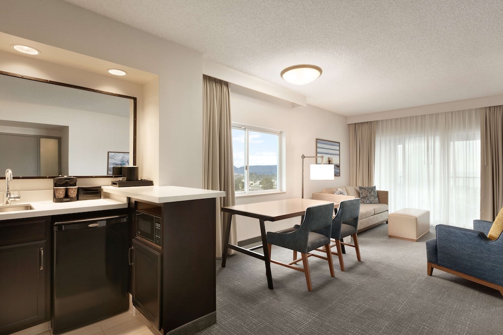 Embassy Suites by Hilton Monterey Bay Seaside 55/65